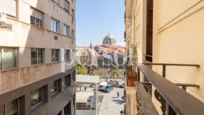 Piso en alquiler en Ciutat Vella - Imagen 3