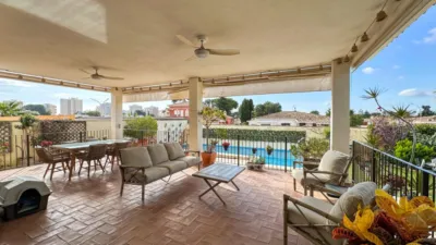 Casa – Orihuela, Mil Palmeras - Més