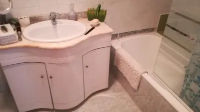 Casa en venta en Calle de Fuenmayor, Portillejo-Valdegastea (Logroño) de 570.000 €