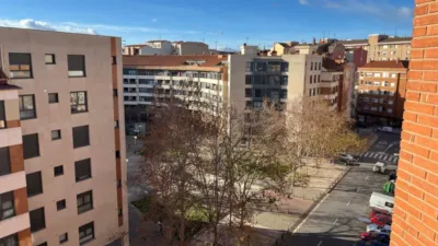 Piso en venta en Calle de la Manzanera, Universidad-Los Lirios (Logroño) de 150.000 €