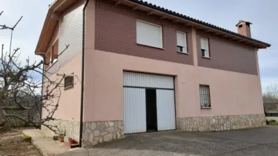 House for sale in Camino Las Ballenas, Lardero of 250.000 €