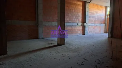 Local comercial en alquiler en Ribeira - Más