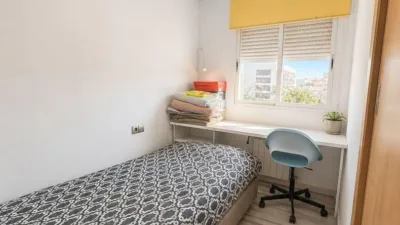 Flat on Carrer Jacinto Benavente photo 12