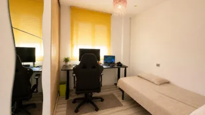 Flat on Carrer Jacinto Benavente photo 14