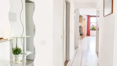 Flat on Carrer Jacinto Benavente photo 2