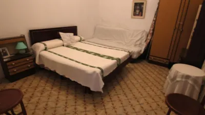 Casa en venta en Calle de Almagro, cerca de Calle de Calderón de la Barca, Montijo de 67.000 €