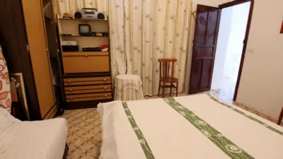 Casa en venta en Calle de Almagro, cerca de Calle de Calderón de la Barca, Montijo de 67.000 €