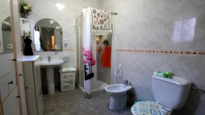 Casa en venta en Calle de Almagro, cerca de Calle de Calderón de la Barca, Montijo de 67.000 €