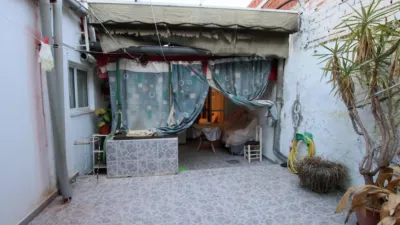 Casa en venta en Calle de Almagro, cerca de Calle de Calderón de la Barca, Montijo de 67.000 €