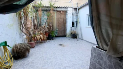 Casa en venta en Calle de Almagro, cerca de Calle de Calderón de la Barca, Montijo de 67.000 €