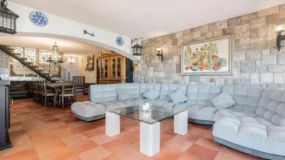 Chalet on Calle Perís y Valero photo 5
