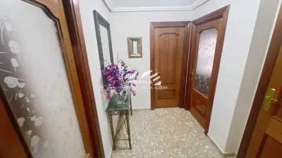 Piso en venta en Calle Málaga - Más