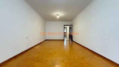 Piso en venta en Calvario, Fátima-Travesía de Vigo-San Xoán (Distrito Casco Urbano. Vigo) de 260.000 €