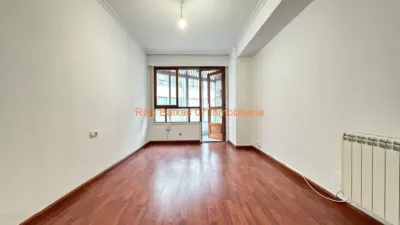 Piso en venta en Calvario, Fátima-Travesía de Vigo-San Xoán (Distrito Casco Urbano. Vigo) de 260.000 €