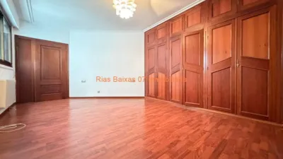 Piso en venta en Calvario, Fátima-Travesía de Vigo-San Xoán (Distrito Casco Urbano. Vigo) de 260.000 €
