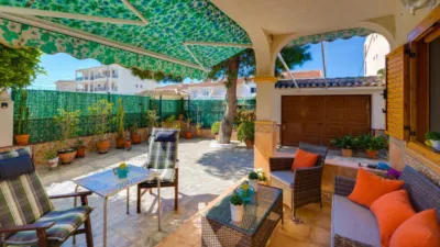Chalet en venta en Calle Baco, Playa de los Locos-Los Frutales-Cabo Cervera (Torrevieja) de 365.000 €