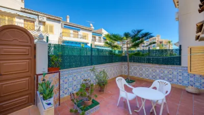 Chalet en venta en Calle Baco, Playa de los Locos-Los Frutales-Cabo Cervera (Torrevieja) de 365.000 €