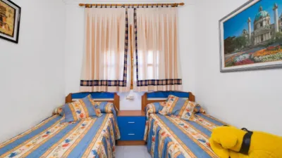 Chalet en venta en Calle Baco, Playa de los Locos-Los Frutales-Cabo Cervera (Torrevieja) de 365.000 €