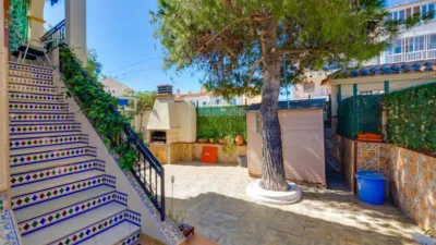 Chalet en venta en Calle Baco, Playa de los Locos-Los Frutales-Cabo Cervera (Torrevieja) de 365.000 €