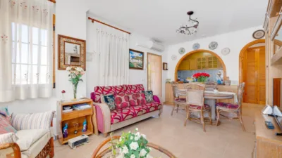 Chalet en venta en Calle Baco, Playa de los Locos-Los Frutales-Cabo Cervera (Torrevieja) de 365.000 €