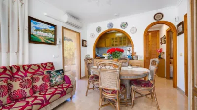 Chalet en venta en Calle Baco, Playa de los Locos-Los Frutales-Cabo Cervera (Torrevieja) de 365.000 €