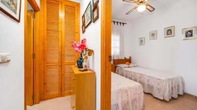 Chalet en venta en Calle Baco, Playa de los Locos-Los Frutales-Cabo Cervera (Torrevieja) de 365.000 €
