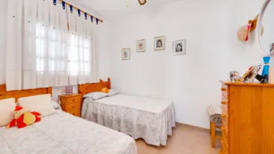 Chalet en venta en Calle Baco, Playa de los Locos-Los Frutales-Cabo Cervera (Torrevieja) de 365.000 €