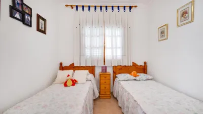 Chalet en venta en Calle Baco, Playa de los Locos-Los Frutales-Cabo Cervera (Torrevieja) de 365.000 €