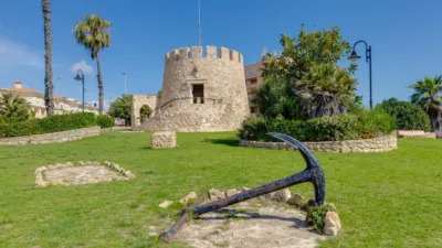 Chalet en venta en Calle Baco, Playa de los Locos-Los Frutales-Cabo Cervera (Torrevieja) de 365.000 €
