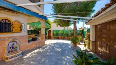 Chalet en venta en Calle Baco, Playa de los Locos-Los Frutales-Cabo Cervera (Torrevieja) de 365.000 €