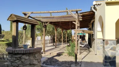 Finca rústica en alquiler en La Verónica - La Vega, Zona Cueva de Menga (Antequera) de 1.200 €<span>/mes</span>