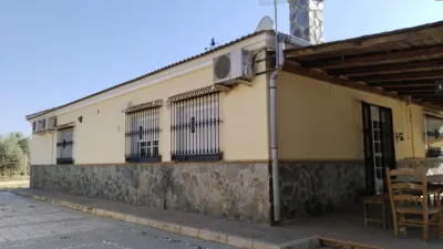 Finca rústica en alquiler en La Verónica - La Vega, Zona Cueva de Menga (Antequera) de 1.200 €<span>/mes</span>