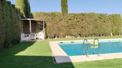 Finca rústica en alquiler en La Verónica - La Vega, Zona Cueva de Menga (Antequera) de 1.200 €<span>/mes</span>