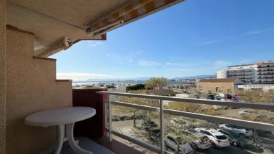 Apartment on Carles Fages de Climent Street photo 6