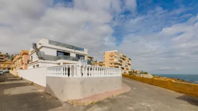 Chalet en La Mata photo 9