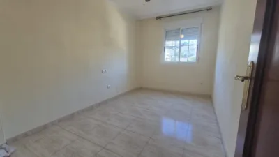 Duplex on Francisco Piedra Cuadrado Street photo 9