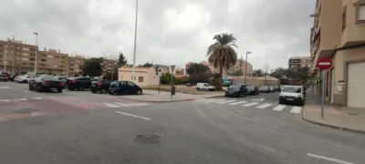 Terreno en venta en Calle de la Palmera, 8 - Más