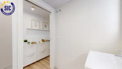 Piso en venta en Carrer del Riu Bidasoa, Benicalap (Distrito Benicalap. València Capital) de 550.000 €