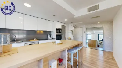 Piso en venta en Carrer del Riu Bidasoa, Benicalap (Distrito Benicalap. València Capital) de 550.000 €