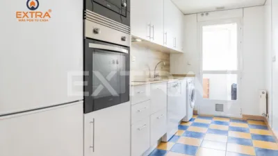 Piso en alquiler en Calle de María Tubau - Imagen 2