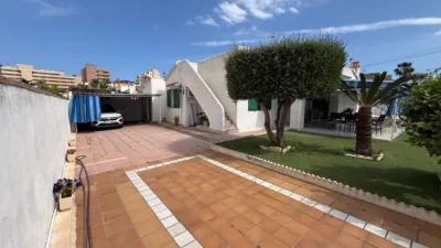 Chalet on Ciudad de San Sebastián Street photo 12