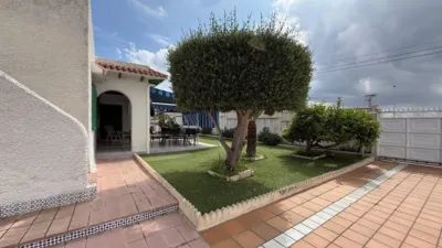 Chalet on Ciudad de San Sebastián Street photo 15