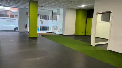 Local comercial en alquiler en Centro - Vista 3