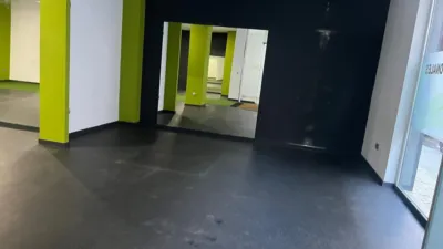Local comercial en alquiler en Centro - Más