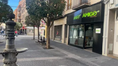 Local comercial en alquiler en Centro - Vista 2