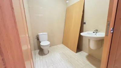 Local comercial en venta en Calle de Lugo, 2, cerca de Calle de la Cima do Lugar - Más