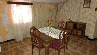Chalet en venta en Calle Don Miguel de Cervantes, Número 7, Alcalá de Ebro de 36.000 €