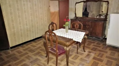 Chalet en venta en Calle Don Miguel de Cervantes, Número 7, Alcalá de Ebro de 36.000 €