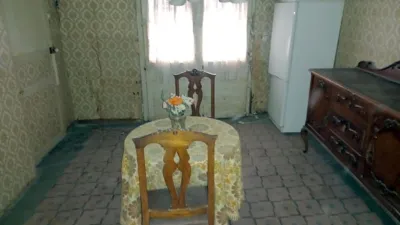 Chalet en venta en Calle Don Miguel de Cervantes, Número 7, Alcalá de Ebro de 36.000 €