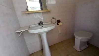 Chalet en venta en Calle Don Miguel de Cervantes, Número 7, Alcalá de Ebro de 36.000 €